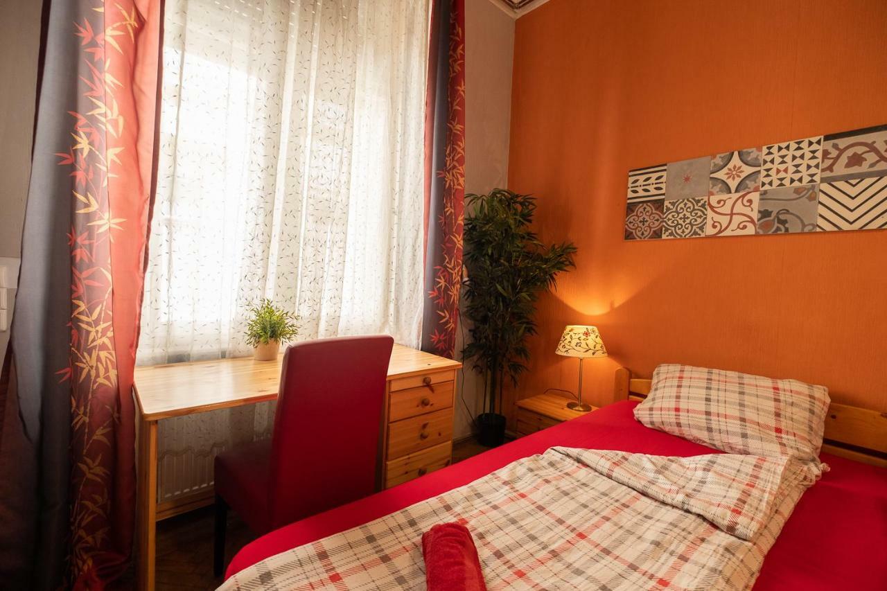 Pesto Hostel Budapest Exterior foto